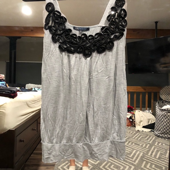 Boutique Top - Picture 2 of 3